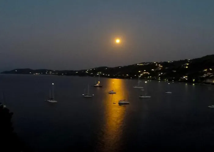 Tassos Seafront House 別荘